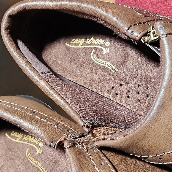 EASY STREET Comfort Bootie Brown Distressed Man Made Materials 8M - Picture 11 of 13